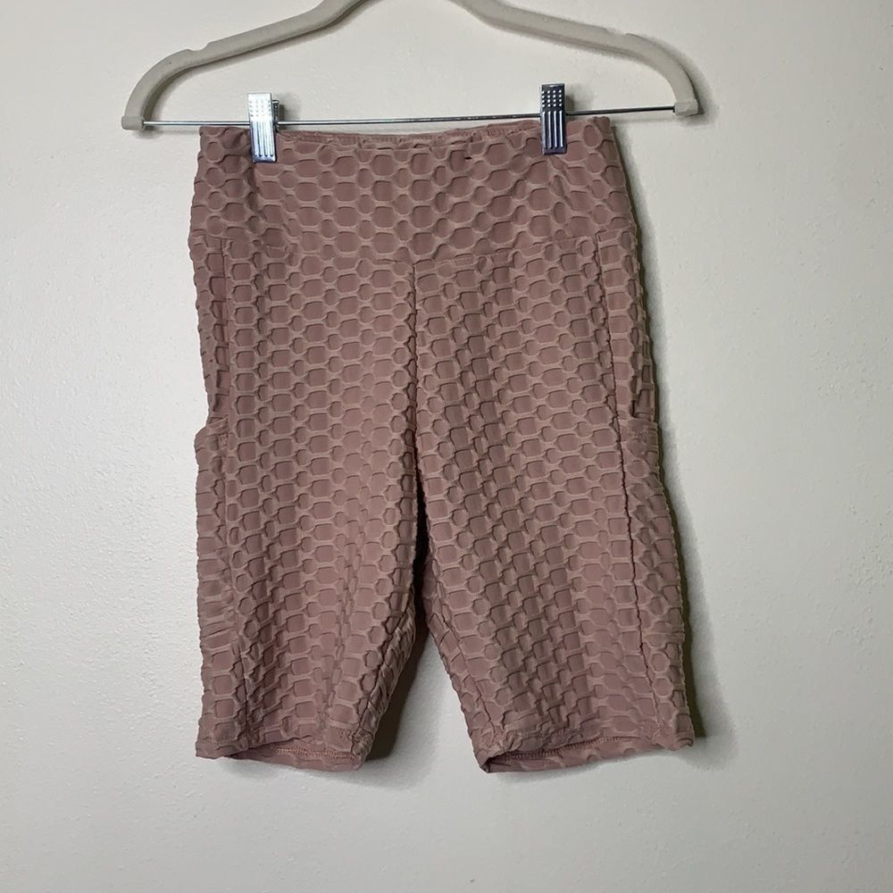 Love streak booty scrunch shorts